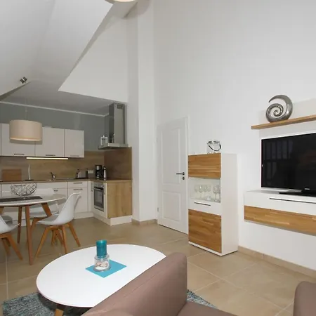 Strandnahe Mit Balkon, Gratis Nutzung Vom Ahoi Erlebnisbad Und Sauna In Sellin - Rex Rugia 13-8